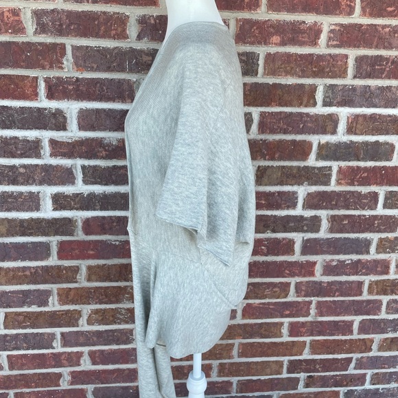 Ladies Banana Republic Gray Semi Sheer Longer Front Short Sleeve Cardigan Small - Picture 7 of 11